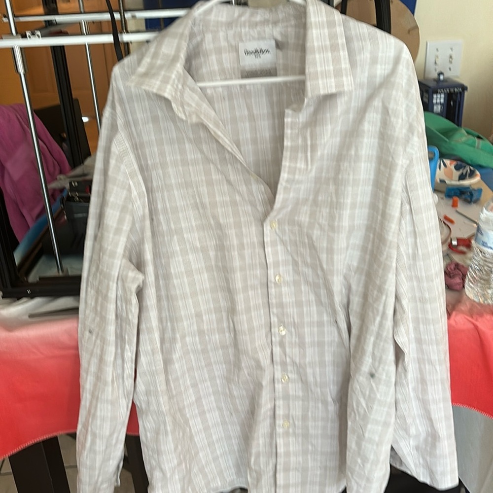 Long sleeved standard fit Goodfellow men’s dress shirt